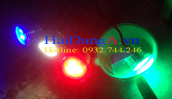 Đèn LED âm dưới nước