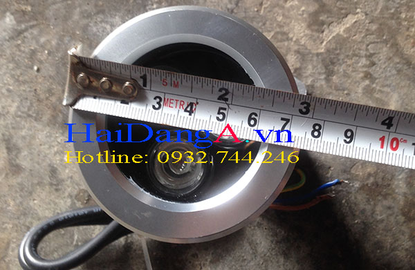 Đèn LED âm dưới nước