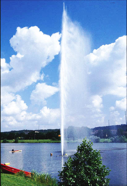 Cột nước sủi bọt cao của đầu phun Geyser